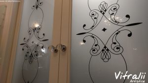 Vitralii Artistice. Vitralii Rasini. Vitralii Usi si Ferestre Geamuri decorative sticla decorativa usi de interior geamuri sablate geamuri colorate. www.vitraliiartistice.ro 6 1